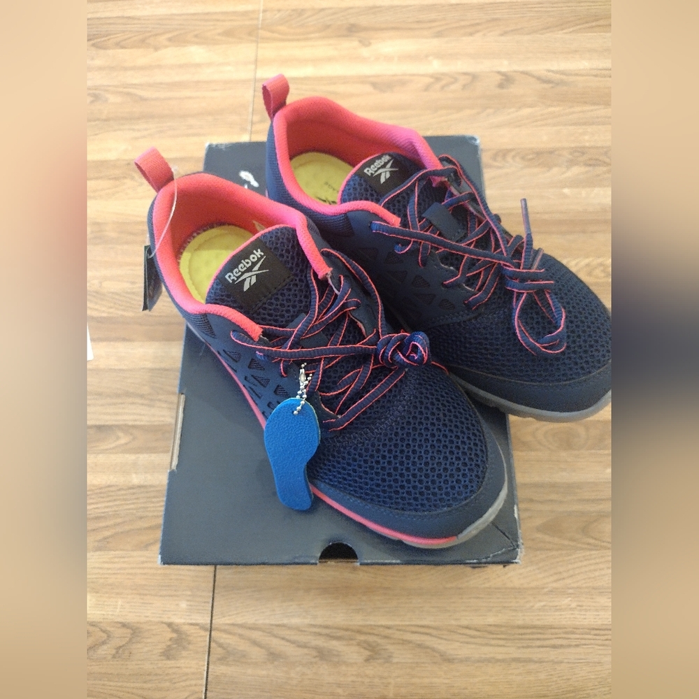 Women's Size 7.5 Reebok Work RB032 Sublite Cushion Work Shoe